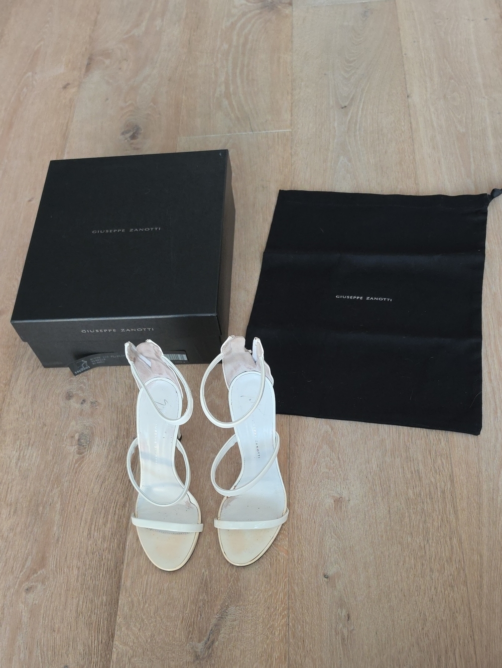 Giuseppe Zanotti Vernice Bianco Heel Sandals